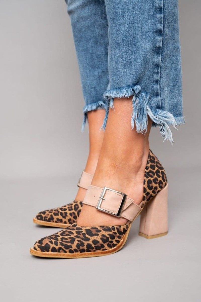 ILANA | ZAPATOS DE TACÓN GRUESO CON ESTAMPADO LEOPARDO