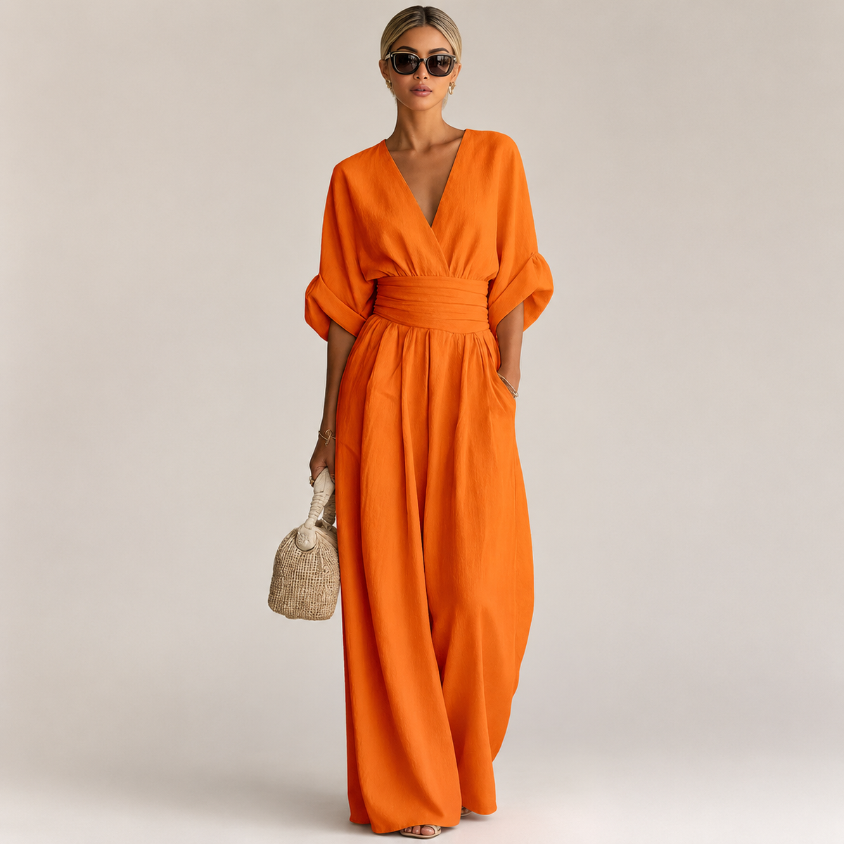 ISABELA - ELEGANTE MONO CON CUELLO EN V